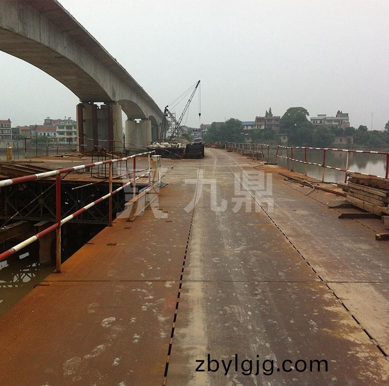 鋼平檯柱間(jian)支撐(cheng)桿件應(ying)採用整(zheng)根(gen)材料